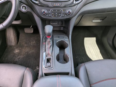 Certified 2022 Chevrolet Equinox RS w/ RS Leather Package FWD image 17