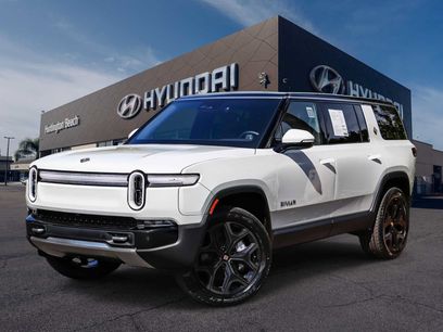Used 2025 Rivian R1S Adventure