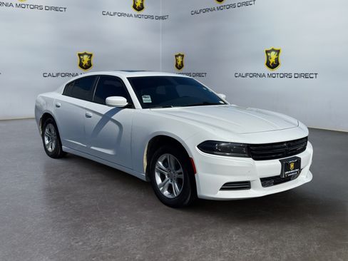 Used 2022 Dodge Charger SXT w/ Leather Interior Group RWD image 6