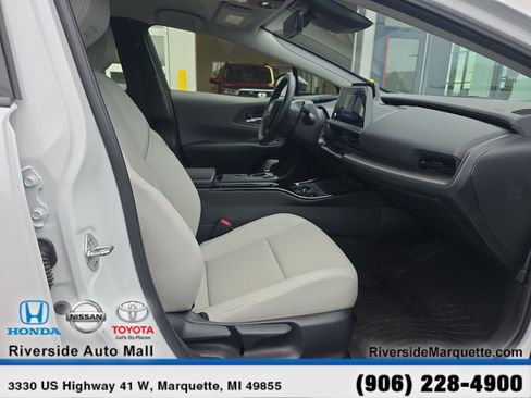 Used 2023 Toyota Prius XLE AWD/4WD image 25