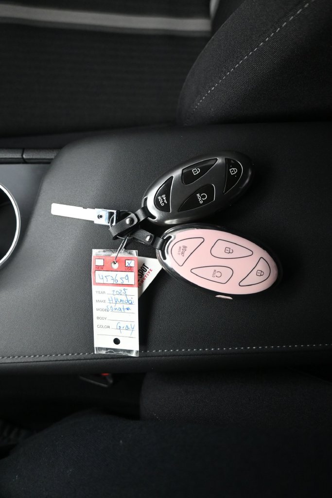 Used 2025 Hyundai Sonata SEL FWD image 25