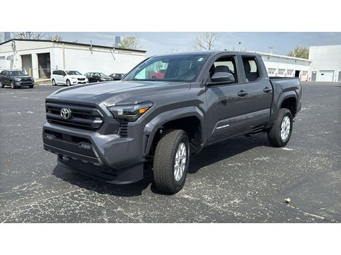 New 2026 Toyota Tacoma SR5 AWD/4WD image 3