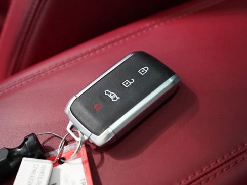 Used 2025 Maserati Grecale Modena image 36