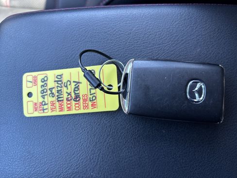 Used 2024 MAZDA CX-5 Carbon Edition image 29