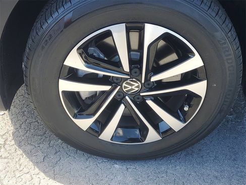 Used 2023 Volkswagen Tiguan S image 4