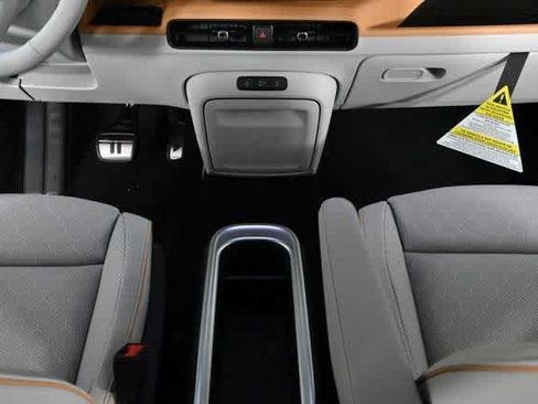 New 2025 Volkswagen ID. Buzz 1st Edition image 17