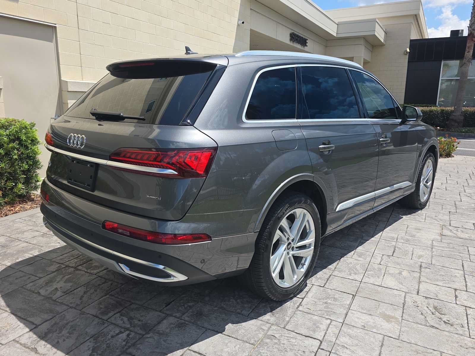 Used 2022 Audi Q7 3.0T Premium Plus AWD/4WD image 3