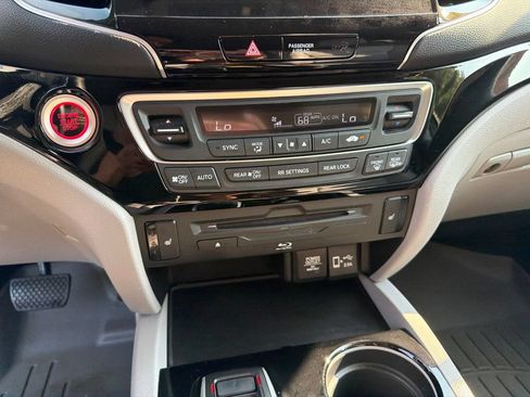 Used 2019 Honda Pilot Touring image 21