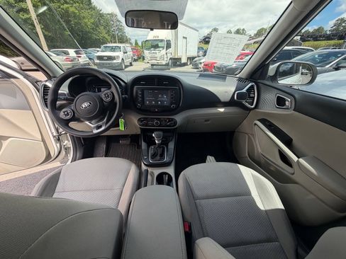 Used 2021 Kia Soul LX FWD image 15