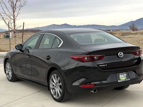 Used 2022 MAZDA MAZDA3 s image 8