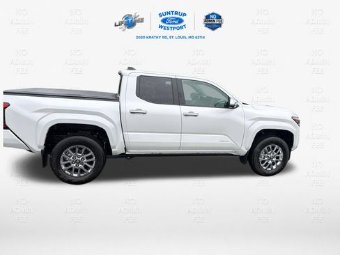 Used 2025 Toyota Tacoma Limited AWD/4WD image 7