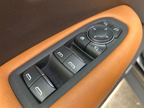 Certified 2023 Cadillac XT5 Premium Luxury w/ LPO, Floor Liner Package AWD/4WD image 22