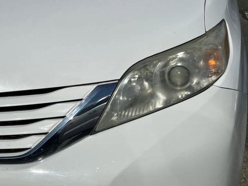 Used 2016 Toyota Sienna LE image 10