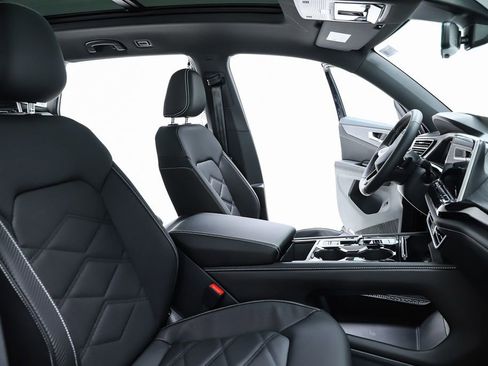 New 2026 Volkswagen Atlas Cross Sport SE image 75