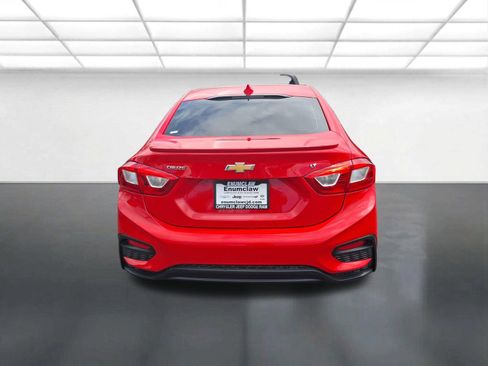 Used 2017 Chevrolet Cruze LT w/ Convenience Package FWD image 4