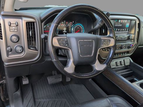Used 2018 GMC Sierra 2500 Denali AWD/4WD image 4