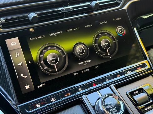 Used 2025 Aston Martin V8 Vantage Coupe image 30