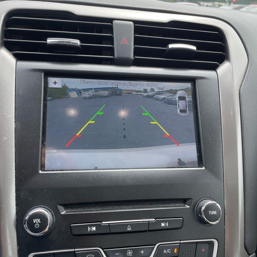 Used 2017 Ford Fusion SE w/ Fusion SE Technology Package FWD image 8