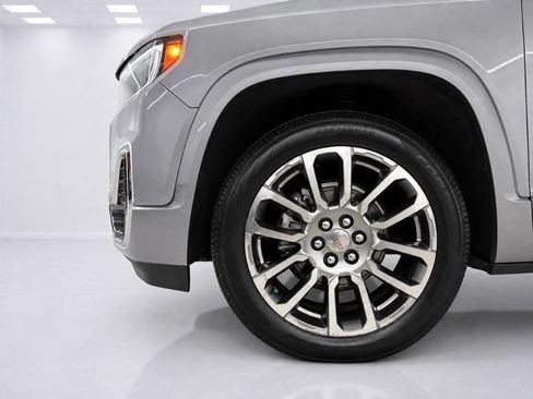 Used 2023 GMC Acadia Denali w/ Denali Technology Package AWD/4WD image 8