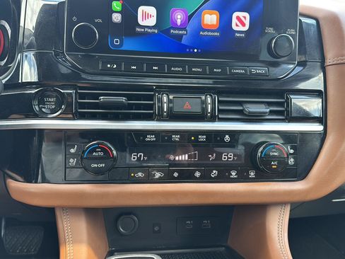 Used 2025 Nissan Pathfinder Platinum AWD/4WD image 21
