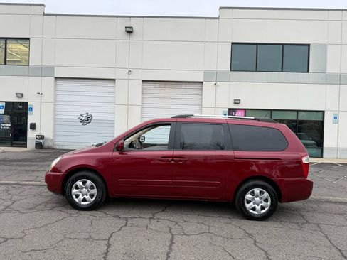 Used 2010 Kia Sedona LX w/ PWR Pkg image 9