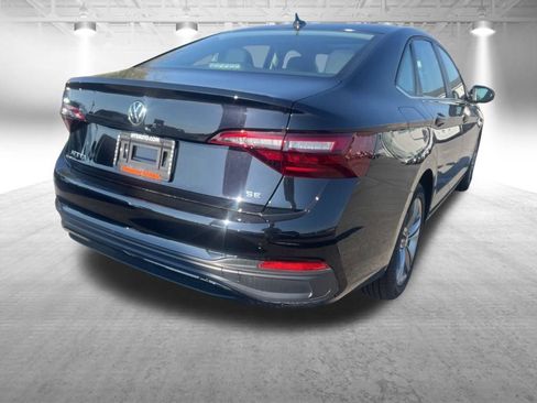 Used 2023 Volkswagen Jetta SE FWD image 6