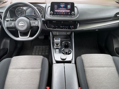 Used 2022 Nissan Rogue SV AWD/4WD image 13
