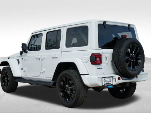 Used 2023 Jeep Wrangler Unlimited Sahara image 6