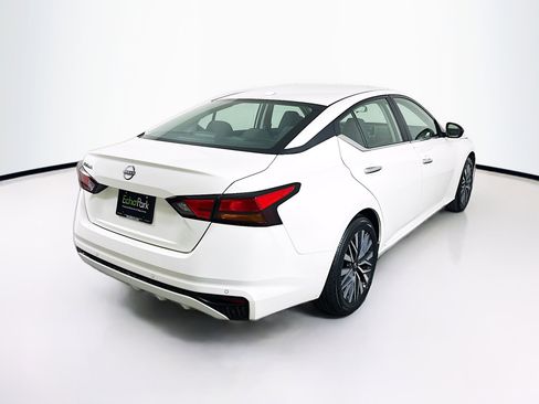 Used 2025 Nissan Altima 2.5 SV image 9