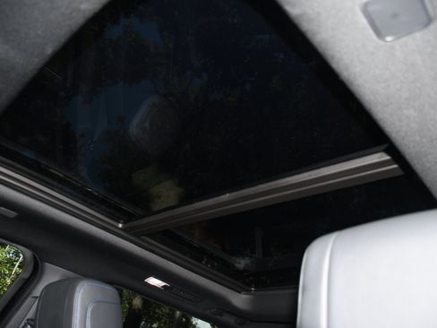 Certified 2025 Toyota Sequoia Platinum AWD/4WD image 7
