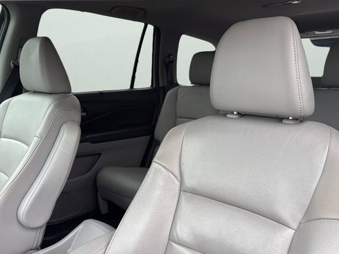 Used 2016 Honda Pilot Touring image 9