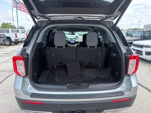 Used 2023 Ford Explorer XLT w/ Equipment Group 202A AWD/4WD image 15