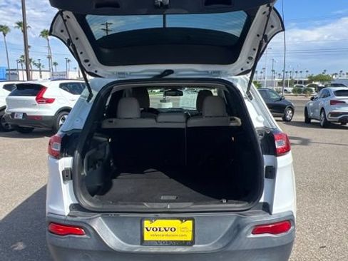 Used 2015 Jeep Cherokee Latitude FWD image 27