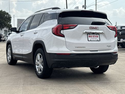 Used 2021 GMC Terrain SLE w/ Driver Convenience Package image 9