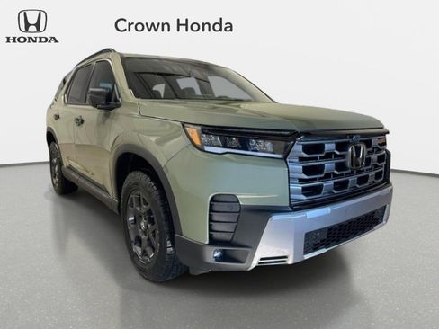 Used 2026 Honda Pilot TrailSport image 9