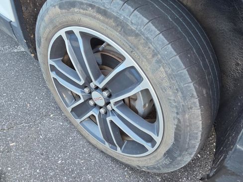 Used 2020 GMC Acadia SLT w/ Driver Alert Package II image 4