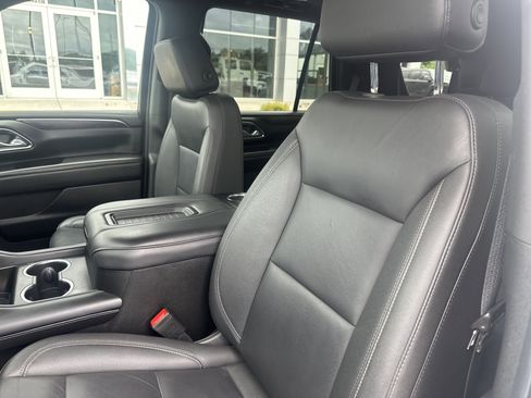 Used 2024 Chevrolet Tahoe Z71 w/ Luxury Package AWD/4WD image 18