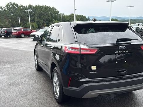Used 2024 Ford Edge SEL AWD/4WD image 9