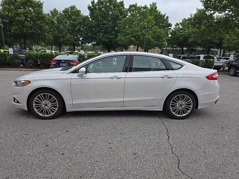 Used 2016 Ford Fusion SE w/ Equipment Group 202A FWD image 5