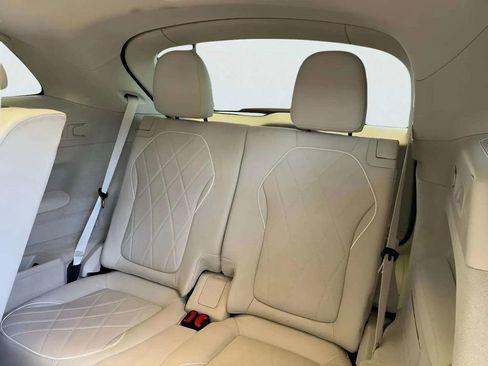 Used 2023 Mercedes-Benz EQS 580 4MATIC SUV w/ Exclusive Trim Package image 11