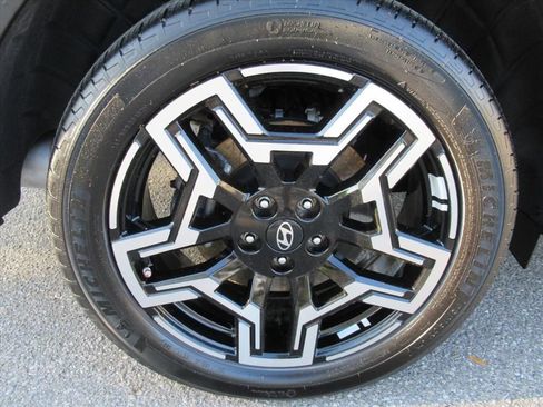 Used 2025 Hyundai Santa Cruz Limited image 8