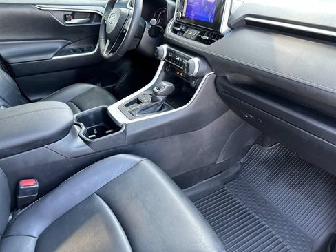 Used 2023 Toyota RAV4 XLE Premium FWD image 15