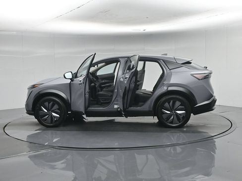 Used 2024 Nissan Ariya AWD image 36