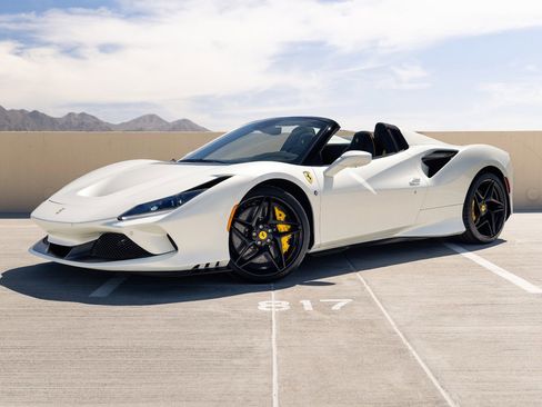 Used 2023 Ferrari F8 Tributo RWD image 1
