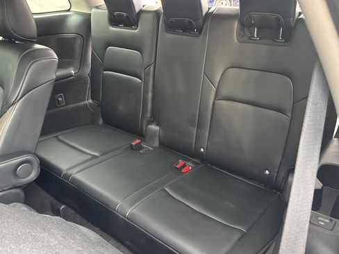 Used 2023 Nissan Pathfinder Platinum image 29