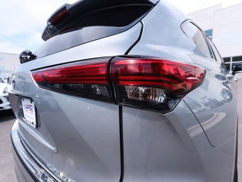 Used 2020 Toyota Highlander Platinum AWD/4WD image 14