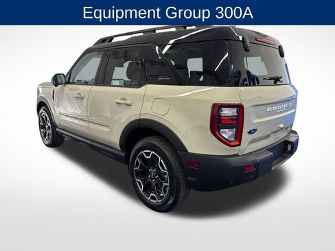 Certified 2025 Ford Bronco Sport Outer Banks w/ Outer Banks Tech Package+ AWD/4WD image 3