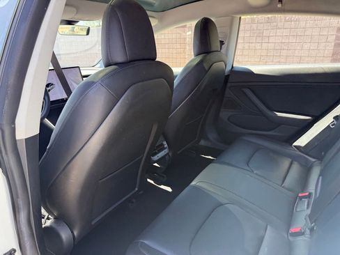 Used 2018 Tesla Model 3 Long Range RWD image 10