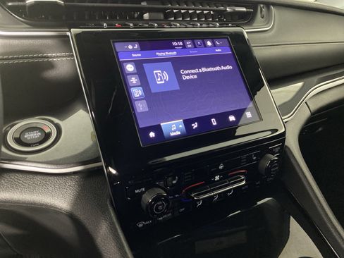 Used 2023 Jeep Grand Cherokee L Laredo image 15