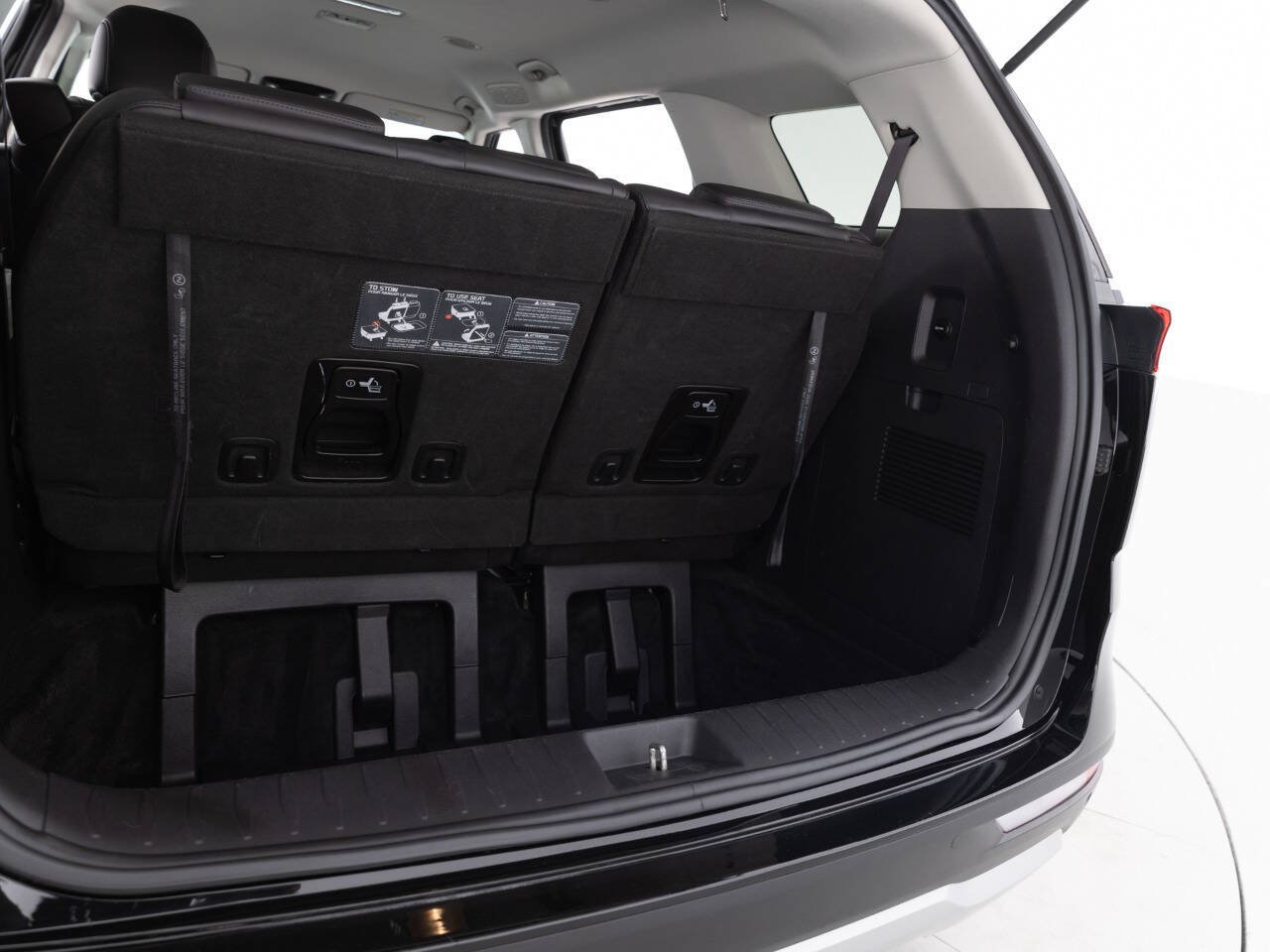 Used 2023 Kia Carnival LX FWD image 39
